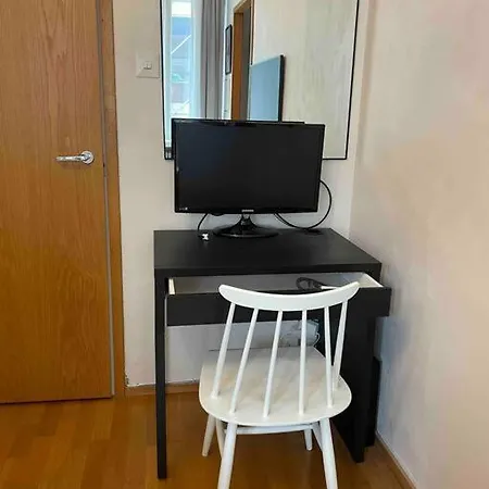 Lux Location, Self Check-in, Ensuite With Full Kitchen شقة *