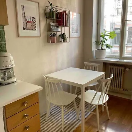شقة Lux Location, Self Check-in, Ensuite With Full Kitchen *