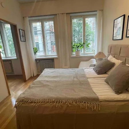 Apartment Lux Location, Self Check-in, Ensuite With Full Kitchen Helsinki